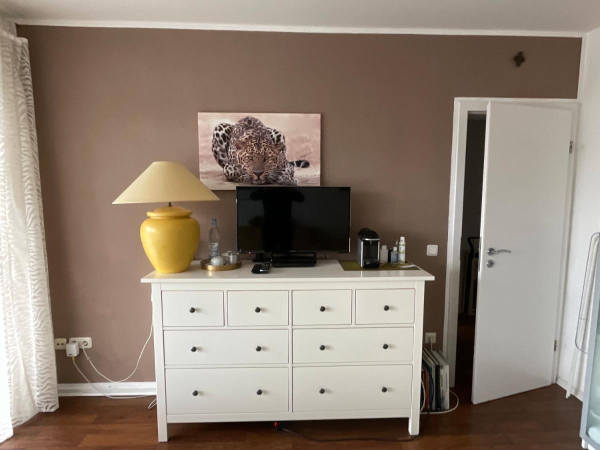 Wohnliches , Behagliches Zimmer Mit Balkon Und Wifi Monchengladbach Exterior photo